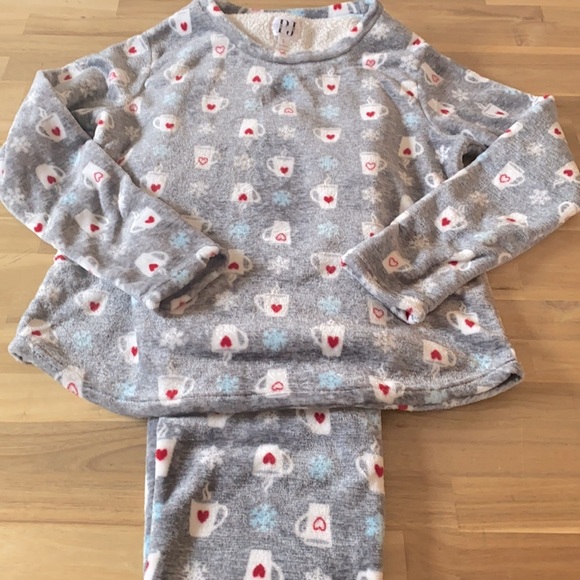 PJ ESSENTIALS ⭐️ fleece pajama set - Picture 2 of 7